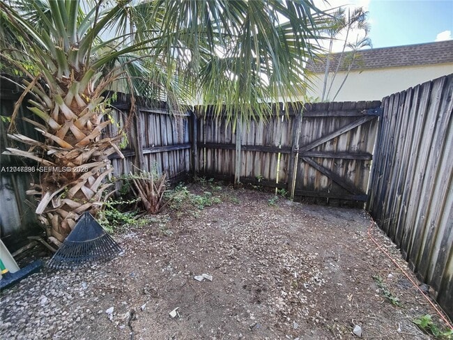 Building Photo - 4719 NW 9th Dr