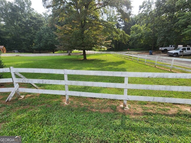 Building Photo - 1373 Elm Cir