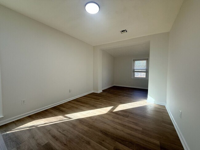 Building Photo - FOR RENT – Newly Remodeled 4 Bedroom / 2 Bath Home