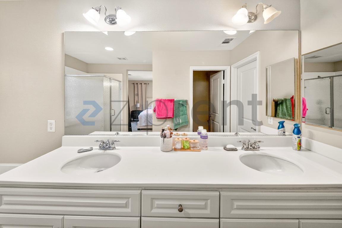 Building Photo - 19341 Opal Ln