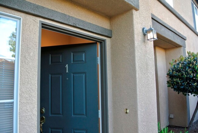 Building Photo - 2Bed/2Bath Condo off Douglas in Oceanside~...