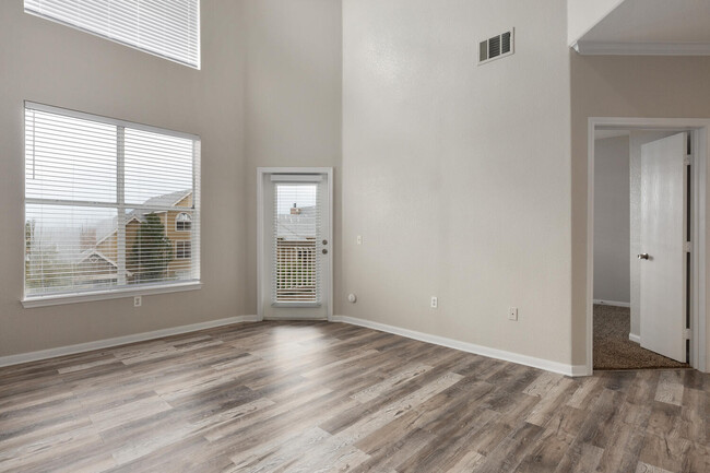 Building Photo - 6021 Castlegate Dr W