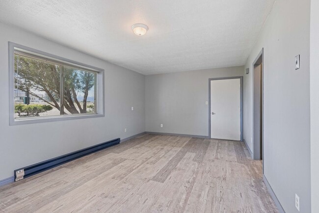Building Photo - 171 ID-28