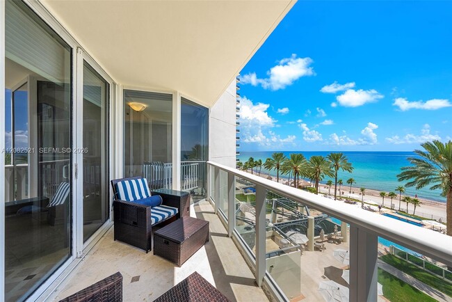 Building Photo - 19333 Collins Ave