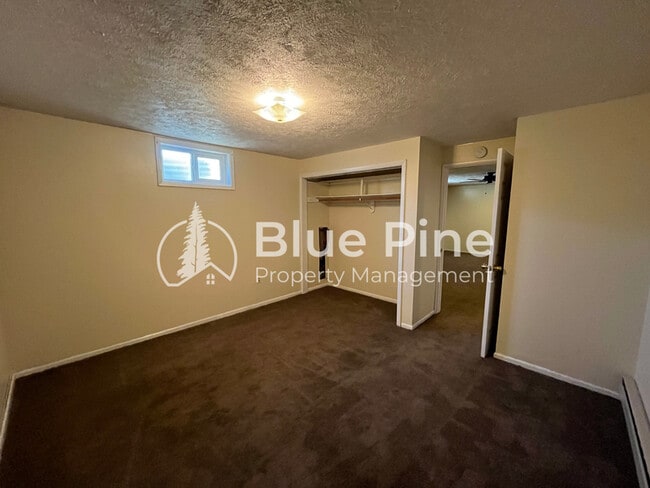 Building Photo - 450 Crimson Dr