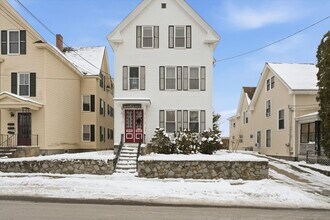 Building Photo - 135 Sagamore St