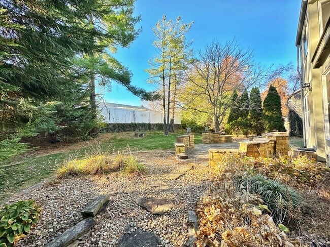Building Photo - 2747 Sherborn Ln