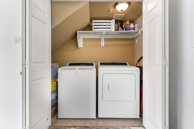 Building Photo - 5803 Hudson St