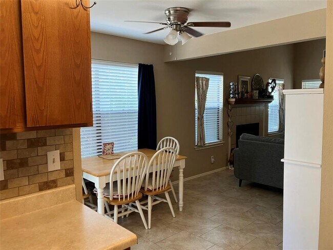 Building Photo - 904 Cottonwood Cove