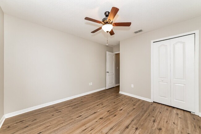 Building Photo - 1037 Seminole Sky Dr