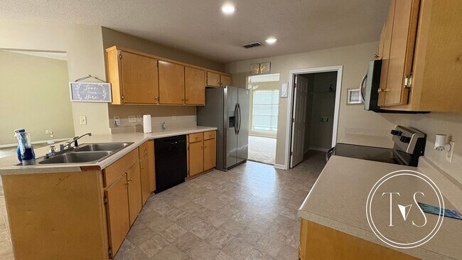 Building Photo - RATE DROP ALERT (was $$2600/month) and WINTER MOVE-IN SPECIAL: 50% OFF 1st MONTH'S RENT!**