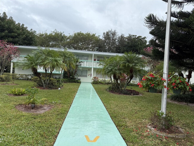 Building Photo - 476 Tilford V