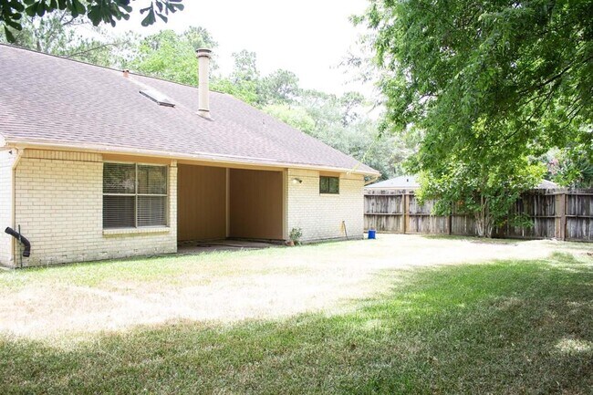 Building Photo - 9526 Dundalk St