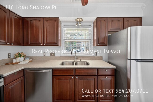 Building Photo - 116 Long Shadow Pl