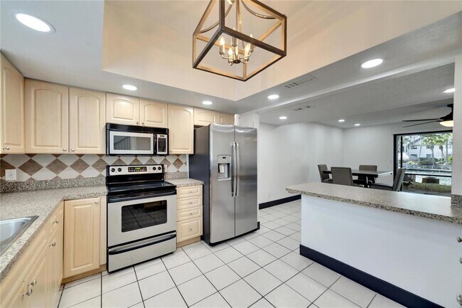 Building Photo - 6301 Newtown Cir