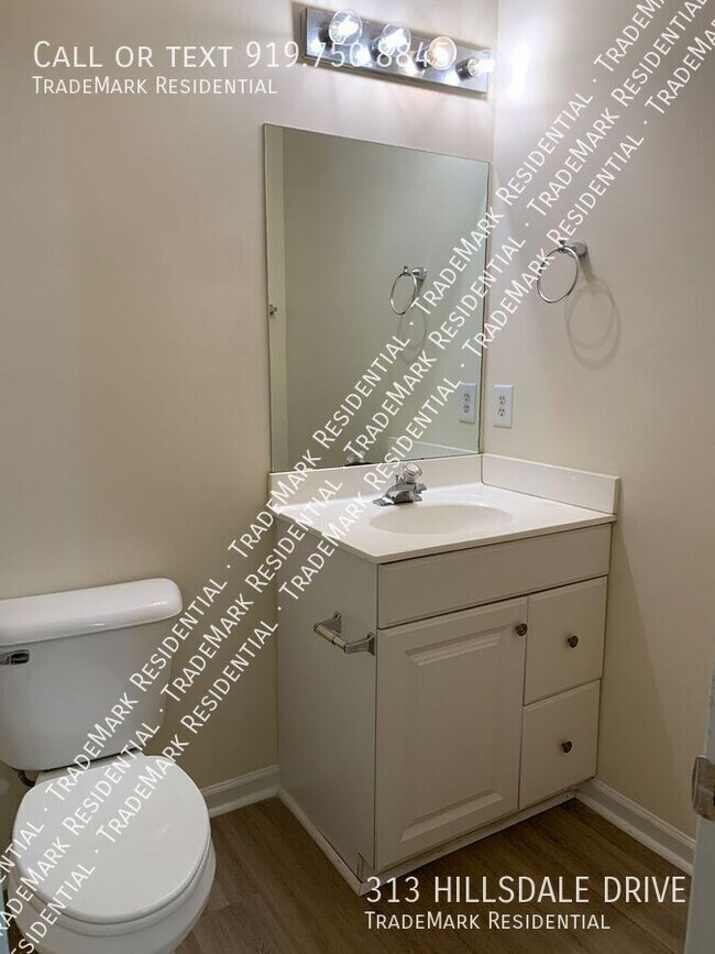 Building Photo - 313 Hillsdale Dr