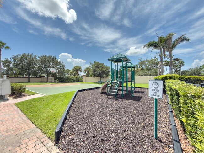 Building Photo - Beautiful 3/2 in desirable Stoneridge!