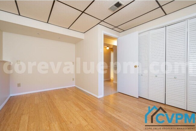 Building Photo - 7717 Baggins Rd