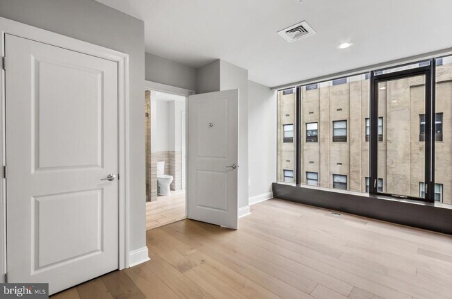 Building Photo - 30 N 23rd St