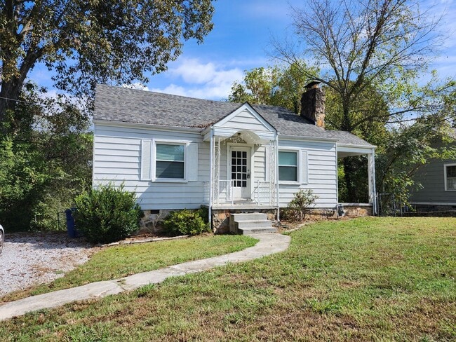 Primary Photo - Great 3 bedroom 2 bath home in Red Bank, TN