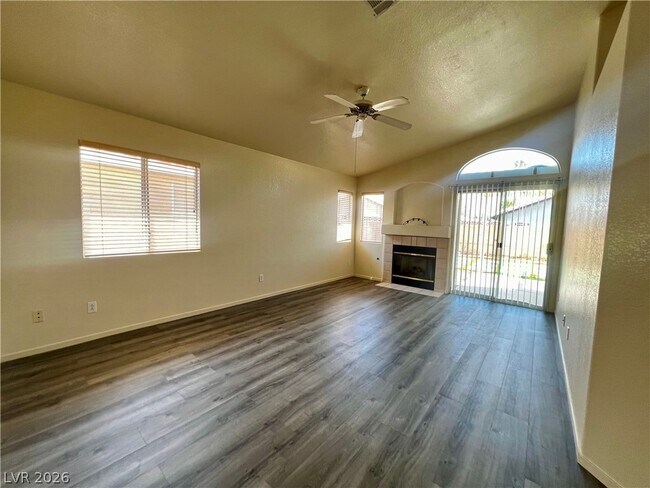 Building Photo - 7100 Village Shore Ct