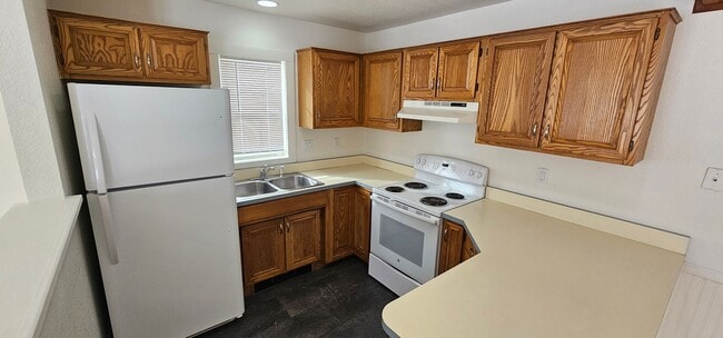 Building Photo - Newly Renovated 3Bed 1.5 Bath House Available in Heart of Bozeman