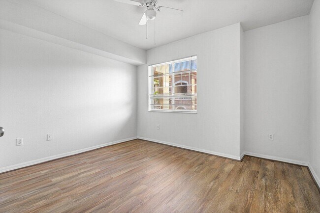 Building Photo - 6400 Emerald Dunes Dr