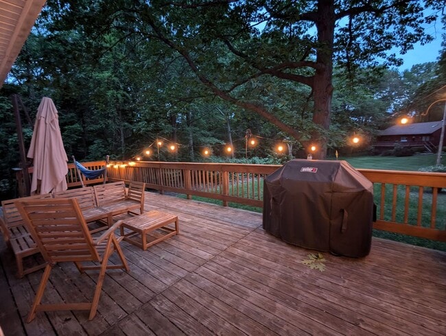 Building Photo - Beautiful 3-bedroom, 1.5-bathroom split-le...