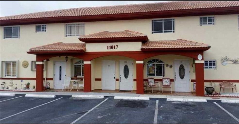 Building Photo - 11017 W Okeechobee Rd