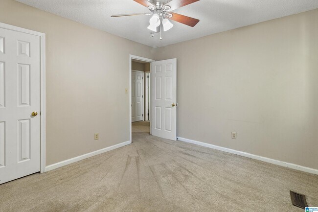 Building Photo - 22 Ashford Cir
