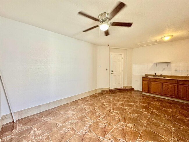 Building Photo - 6212 N Grady Ave