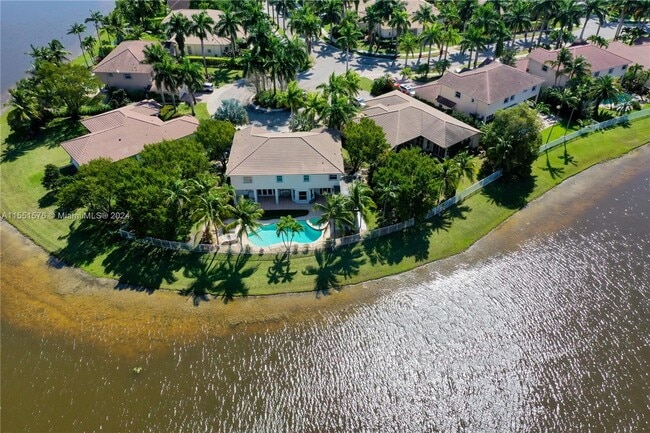 Building Photo - 926 Marina Dr