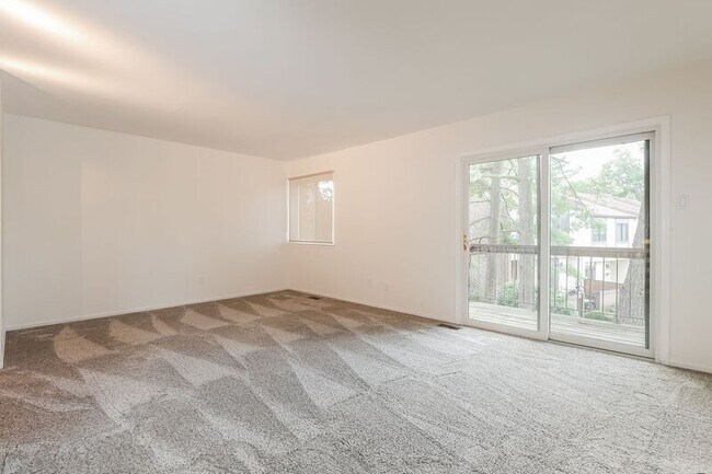 Building Photo - 2206 Brandenburg Way