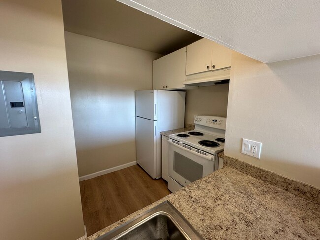 Building Photo - 1 bed, 1 bath in the heart of Downtown Reno!