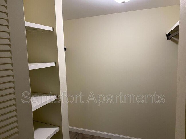 Building Photo - 5411 Haymeadow Ln