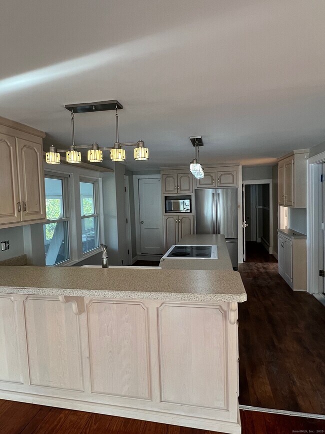 Building Photo - 41 S Main St