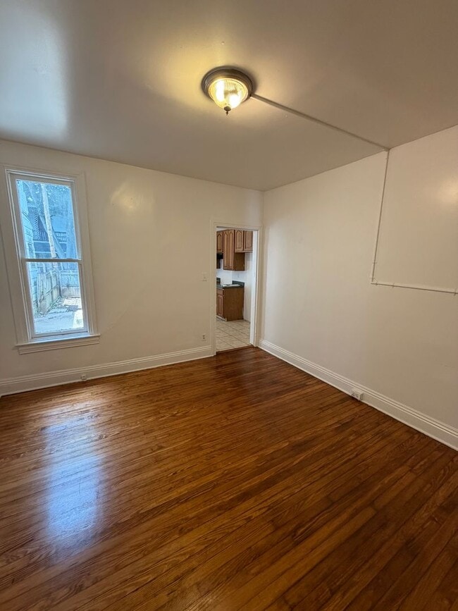 Building Photo - 835 Liden Ave