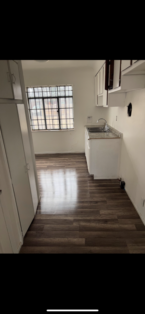 Building Photo - 2 bedroom/ 1 bathroom Detroit's Westside D...