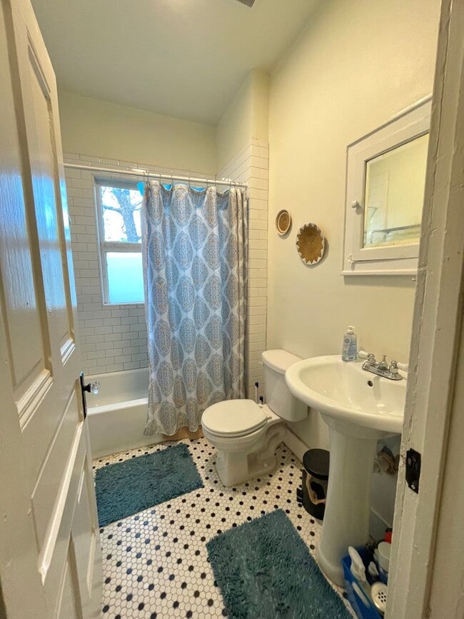 Building Photo - Windomere