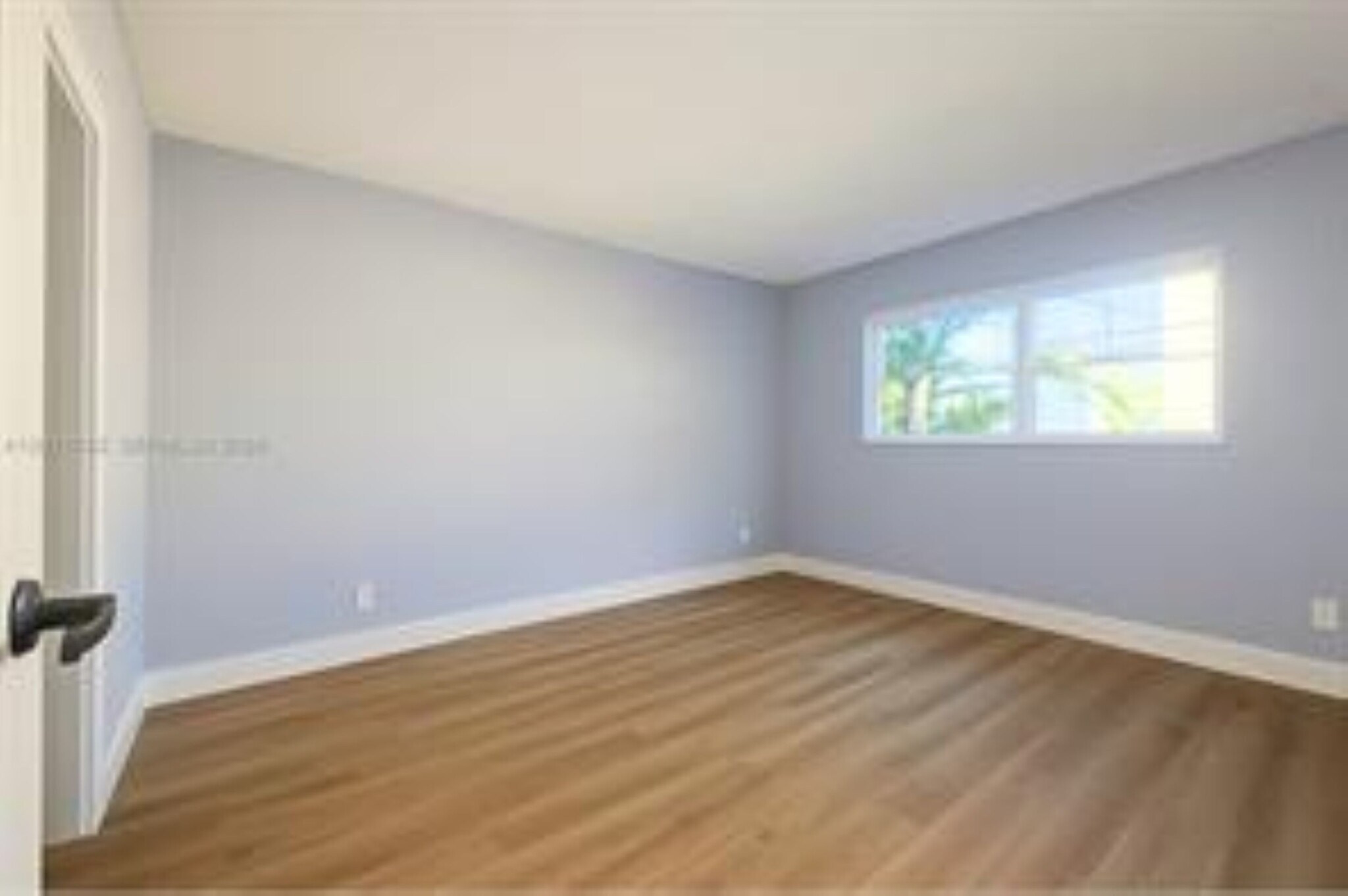 Building Photo - 333 NW 17th Ct