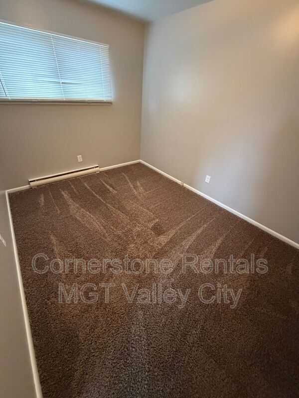 Building Photo - 807 3rd St SW