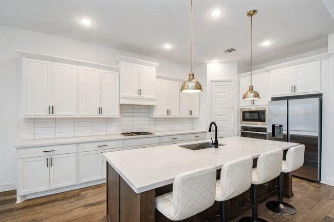 Building Photo - 3011 Hbr Spg Wy