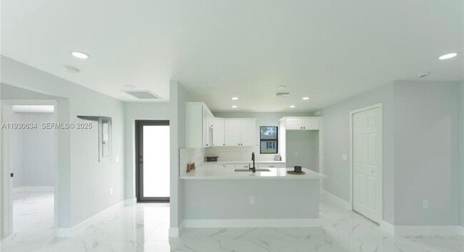 Building Photo - 761 Kirkman Ave