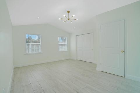 Building Photo - 431 47th St