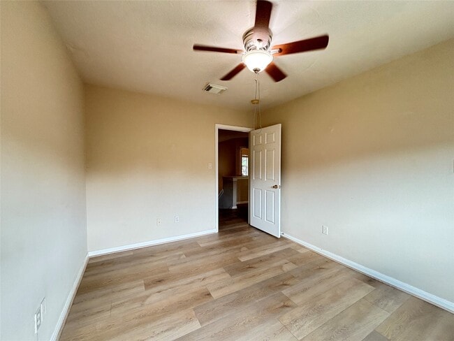 Building Photo - 3418 Shadowfern Dr