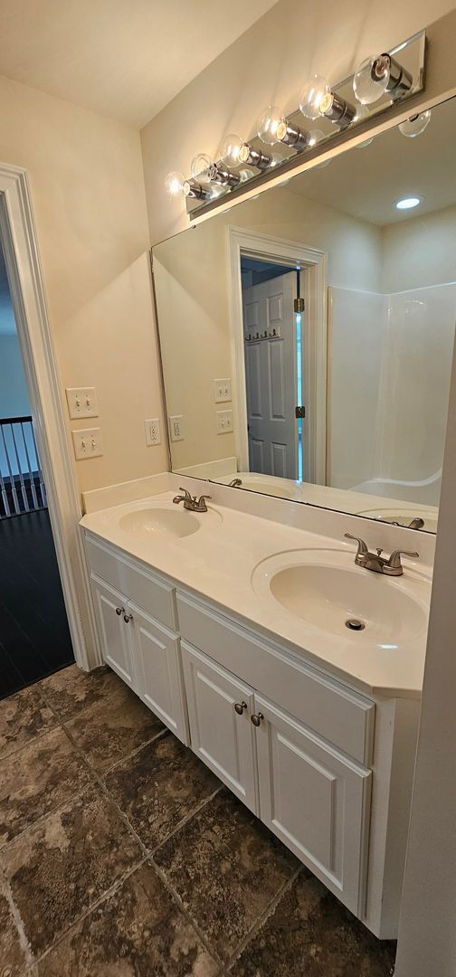 Building Photo - “Elegant 5-Bed Executive Home with Pool – ...