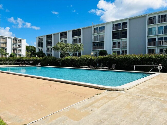 Building Photo - 8720 N Sherman Cir