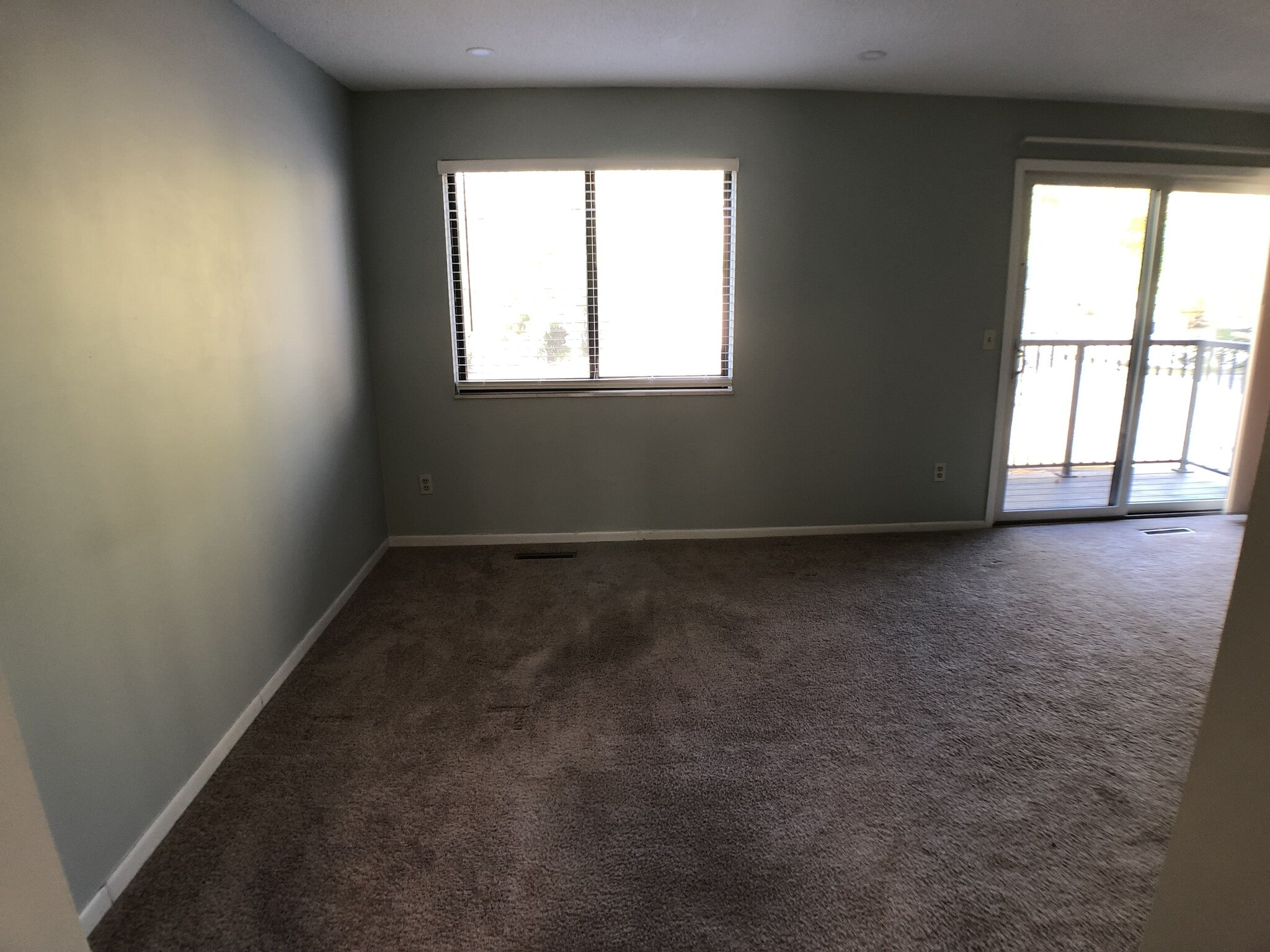 Building Photo - 3071 Zarthan Ave S