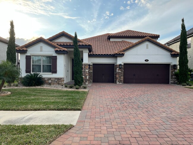 Primary Photo - Stunning 4 bedroom 4 bath home with every ...