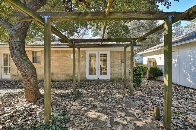 Building Photo - 7315 Foxside Ln